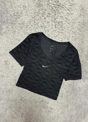 Женская укороченная футболка nike
