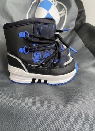 Ботінки adidas черевики