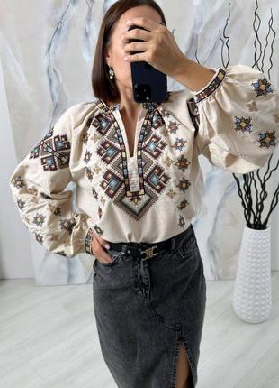Колоритная блуза вышиванка, украинская вышиванка, этатно рубашка с вышивкой