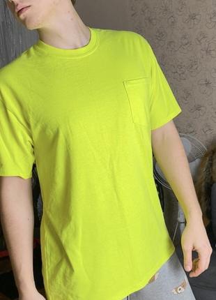 Кислотна футболка gildan