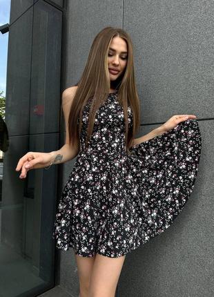 Платье короткое с цветочным принтом приталено качественная стильная белая черная7 фото