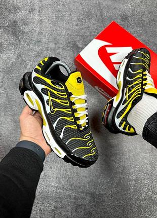 Мужские кроссовки nike air max plus tn black yellow