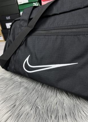 Nike спортивна сумка7 фото