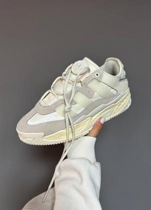 Кросівки жіночі adidas niteball beige