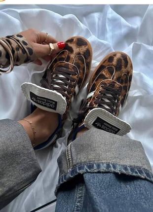 Нереальные женские кроссовки в стиле adidas samba nylon leopard6 фото