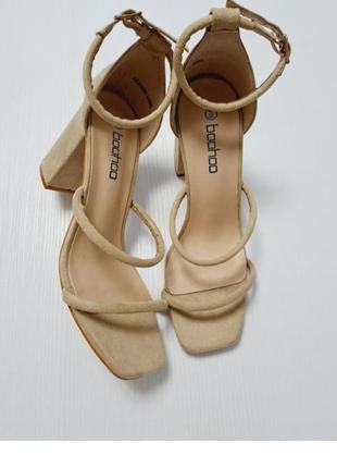 Босоножки очень красивые