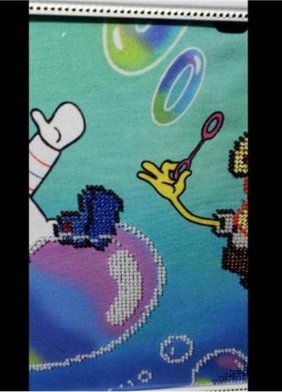 Мультяшная картина вышитая бисером,губка бобов, в рамке со стеклом