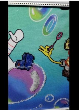 Мультяшная картина вышитая бисером,губка бобов, в рамке со стеклом