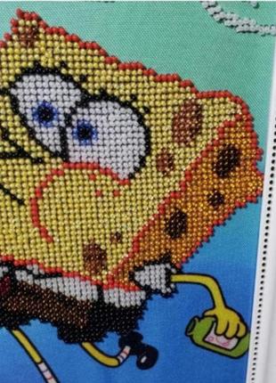 Мультяшная картина вышитая бисером,губка бобов, в рамке со стеклом