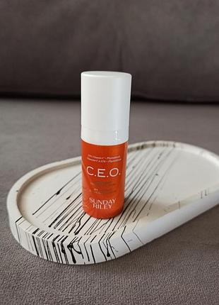 Вітамін c сироватка для сяйва шкіри sunday riley c.e.o. 15% vitamin c brightening serum 8 мл