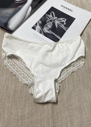 Базові білі трусики з мереживом