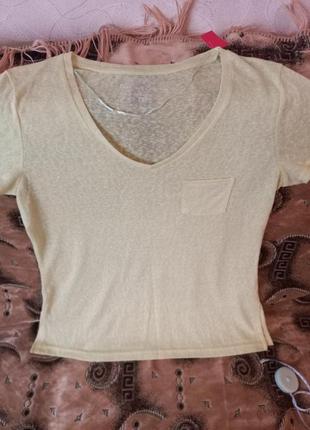 Футболка легкая, размер л. цвет красивый лимонный.