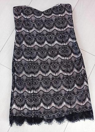 Платье с кружевом