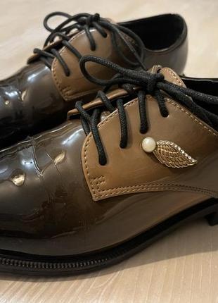 Жіночі туфлі дербі 👞