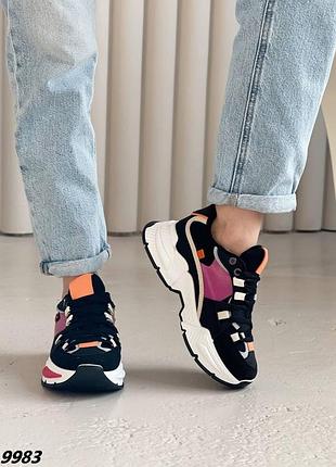 Кроссовки женские