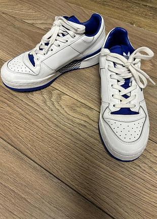 Кросівки adidas