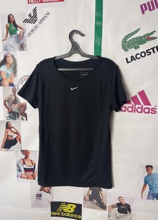 Оригинальная спортивная футболка nike