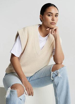 Вʼязаний жилет бежевий вязаный жилет жилетка бежевая gina tricot