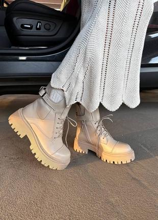 Взуття жіноче3 фото