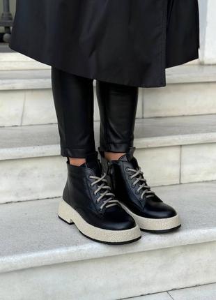 Цікаві натуральні демі черевички