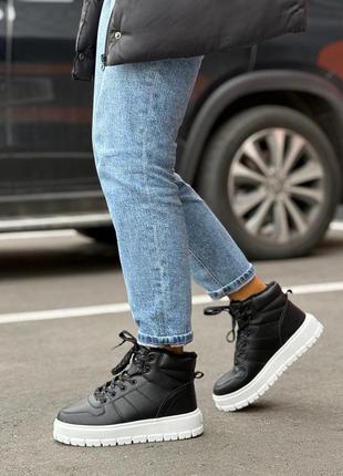 Женские зимние ботинки