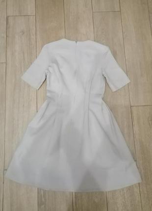 Классическое короткое платье платье с акцентной талией cos6 фото
