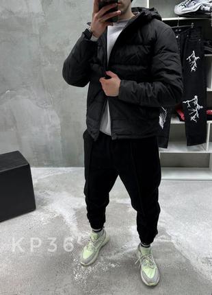 Черная мужская куртка пуховик
