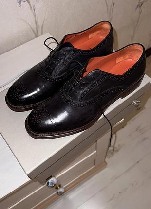 Нові туфлі з профілактикою santoni