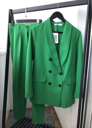 Костюм брючный