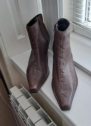 Кожаные сапожки