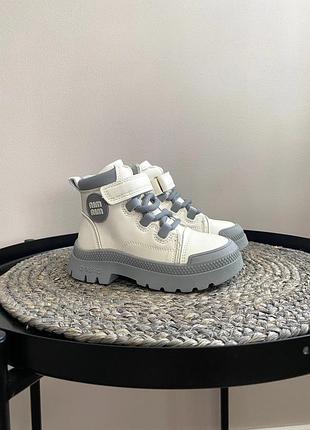 Детские демисезонные ботинки на плюше