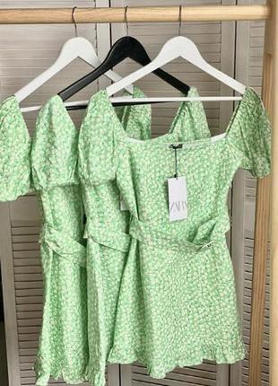 Стильное короткое платье zara в мелкий цветочек с поясом лен размер м сарафан