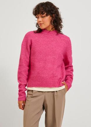 Новый тёплый свитер, эффектного цвета, разм s.