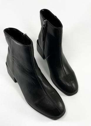Женские ботинки