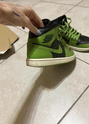 Кроссовки nike jordan1 фото