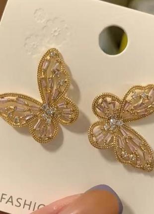Серьги в форме бабочек с разноцветными элементами 7