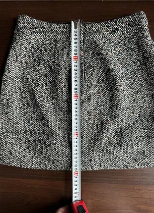 Спідниця коротенька, гарна !!!