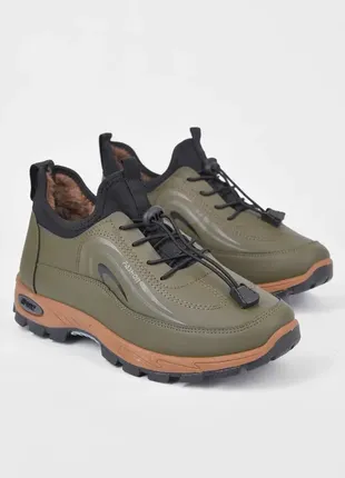 Кроссовки на меху