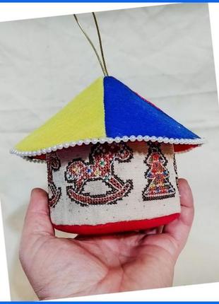 Новорічна іграшка ручної роботи.