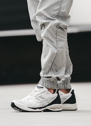 Кроссовки asics