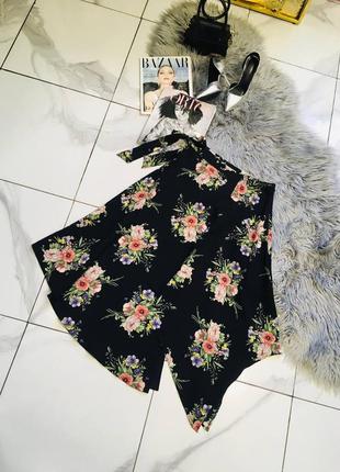 Чёрная асимметричная юбка миди в цветах от topshop л