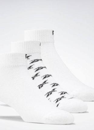 Шкарпетки reebok
📌розмір 40-42