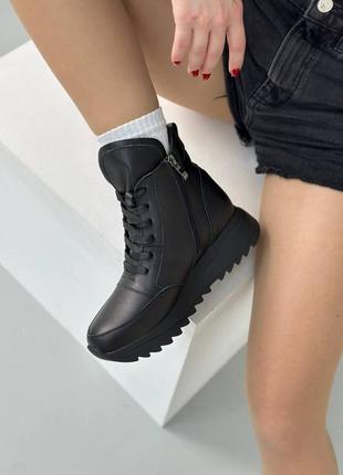 Взуття жіноче