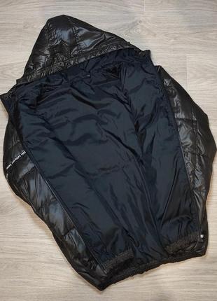 Легкий зимний пуховик