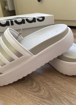 Шлепанцы adidas шлепки слайды слайдеры
