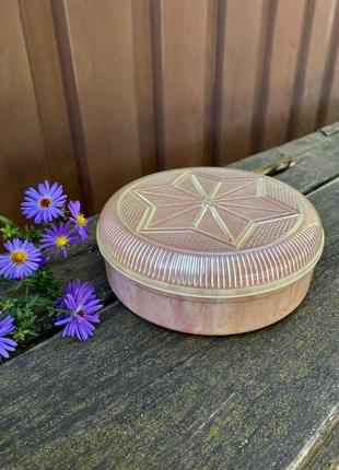 1960-е! 🌟звездочка 🪡🧵копничка округлая карболит хрустящий пластик шкатулка