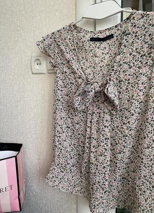 Пологу в подарок новую легкую шифоновую блузу zara на коробке рукав с бантом
