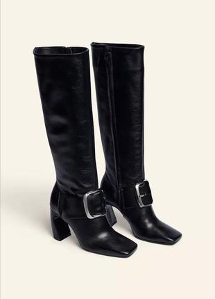 Кожаные черные сапоги с пряжкой zara new