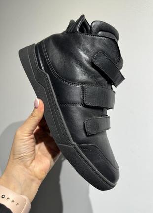 Распродажа зимних кожаных ботинок