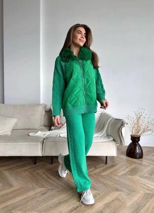 Костюм жіночий